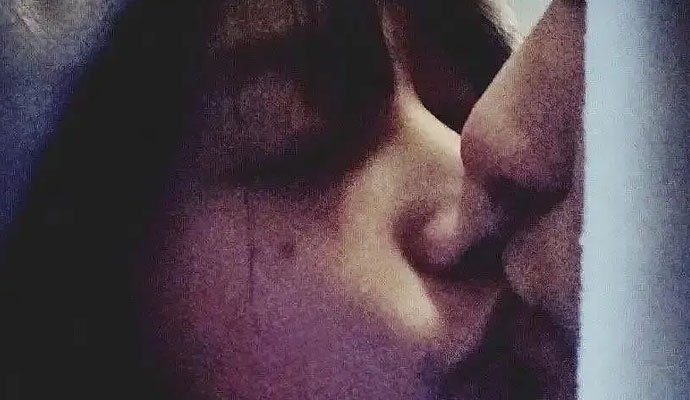 段小薇星野亲吻照曝光