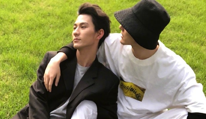 段小薇星野亲吻照曝光