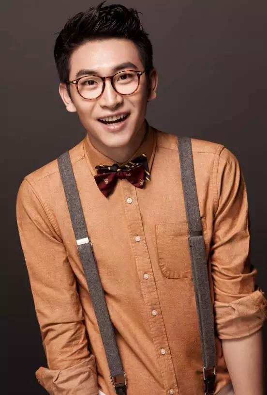 谭杰希谭佑铭整容前后对比图(谭杰希以前照片)