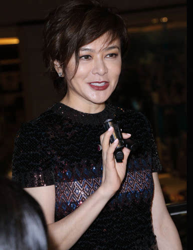 刘德华和关之琳的儿子(关之琳是刘德华女朋友吗)