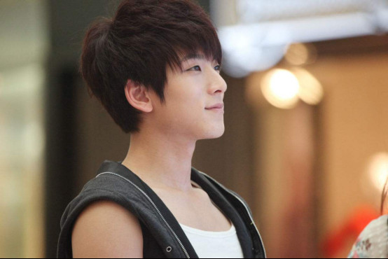 陈翔和毛晓彤什么关系？陈翔是哪一届的快男(毛晓彤什么时候和陈翔在一起的)