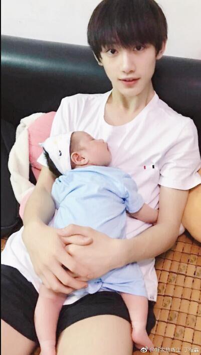 丁程鑫为什么叫小略?丁程鑫的姐姐丁兰馨照 丁程鑫为什么叫小略?丁程鑫的姐姐丁兰馨照