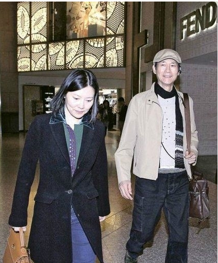 官晶华年轻时候的照片组图(官晶华近照)