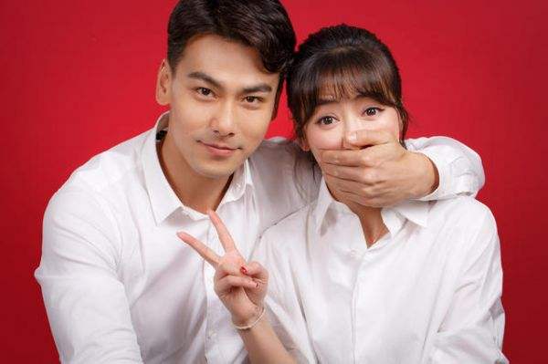 陈紫函老公戴向宇前妻是谁？陈紫函和李小冉(戴向宇的老婆是陈紫函吗)