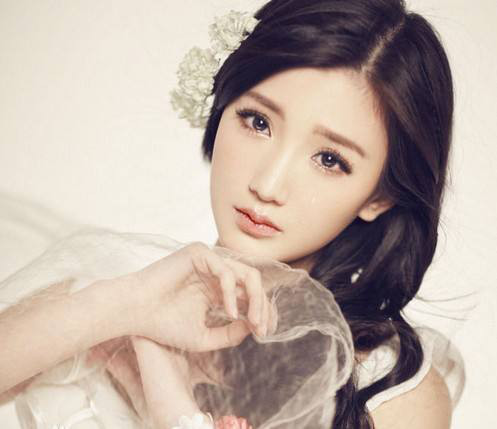 毛晓彤整容了没？陈翔粉丝为什么黑毛晓彤站(你百度搜索毛晓彤陈翔就知道为什么现在他不火了)