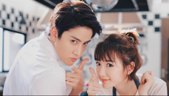 毛晓彤整容了没？陈翔粉丝为什么黑毛晓彤站(你百度搜索毛晓彤陈翔就知道为什么现在他不火了)