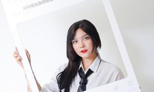 热巴表妹参加校花比赛引热议(迪丽热巴上戏同学)