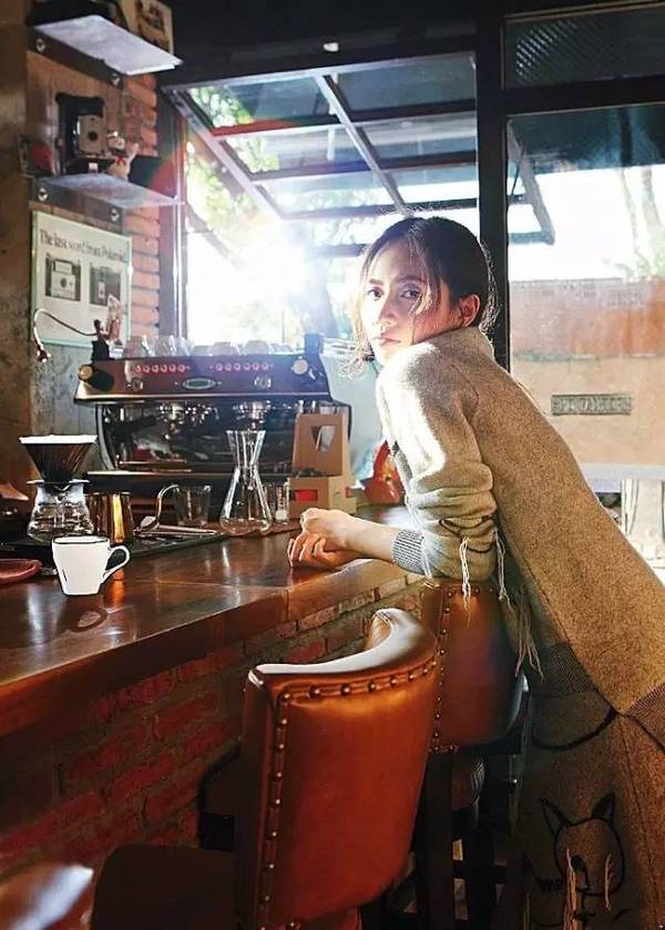 刘惜君不雅照照片(请放刘惜君的照片)