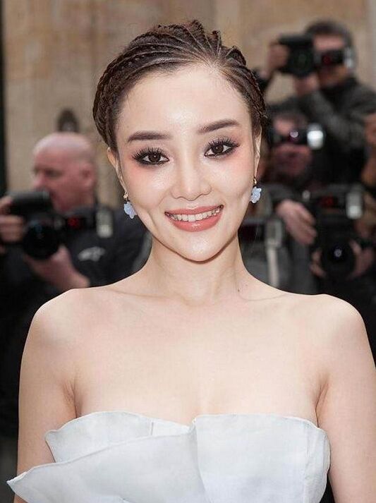 李小璐近况揭秘(李小璐的近照发过来)