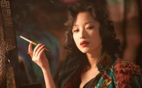 倪妮感谢张艺谋晒图片引网友热议(倪妮的照片) 倪妮感谢张艺谋晒图片引网友热议(倪妮的照片)