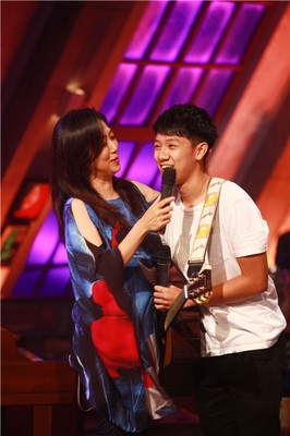 黄韵玲写的最有名的歌是那首？黄韵玲老公是