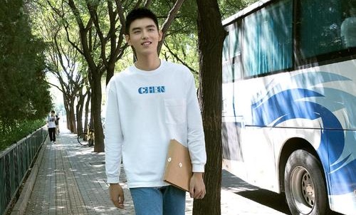 陈飞宇北电报道正式开启大学生活(陈飞宇以外籍学生身份被北电录取)