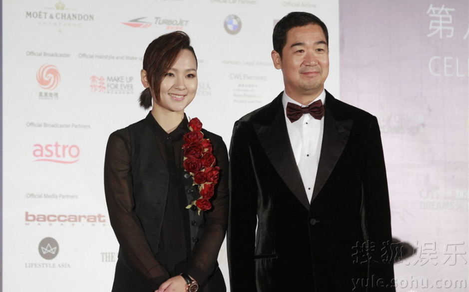 周笔畅是张国立女儿吗？周笔畅是拉拉同性恋