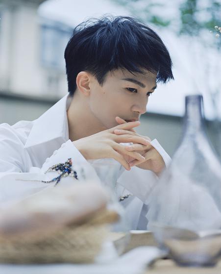 周深是男的还是女的?周深为什么是女声 周深是男的还是女的?周深为什么是女声