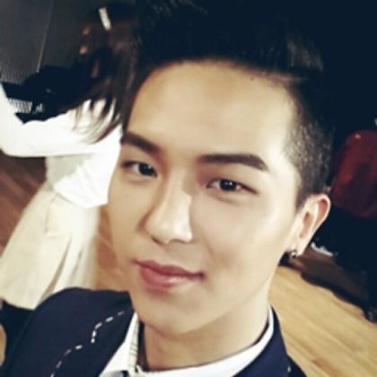 宋闵浩女朋友许灿美资料照片(宋闵浩最新图片)