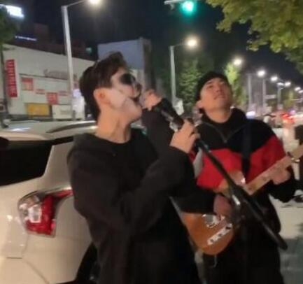 刘宪华小提琴水平是几级？刘宪华roomm(如何评价刘宪华的小提琴演奏水平)