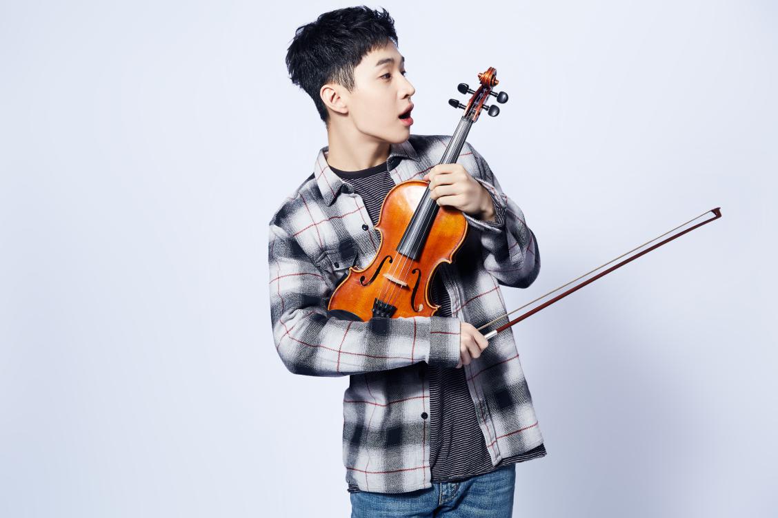 刘宪华小提琴水平是几级？刘宪华roomm(如何评价刘宪华的小提琴演奏水平)