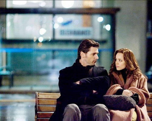 穿越时空是不是件好事？让《时间旅行者的妻(时空旅行家的妻子)