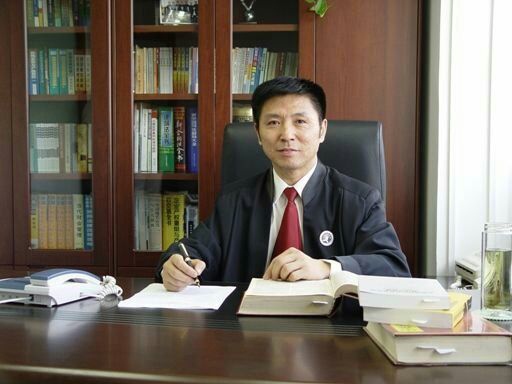 王宝强聘请刑事案律师张起准简介(王宝强案子律师)