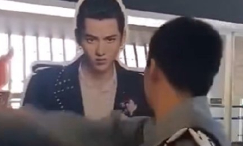 学生就乃万事件发表不当言论被退学(评乃万事件被退学知乎)