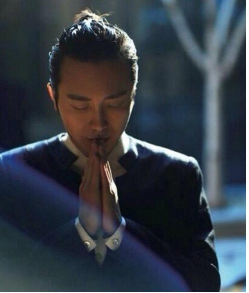 李玉刚为什么追范小宁？李玉刚出家是真的吗(李玉刚女友范小宁现状)