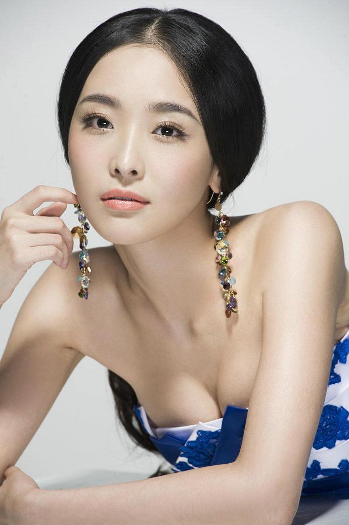 李曼的胸部有多大罩杯?李曼现在的老公是谁(李曼年龄多大了) 李曼的胸部有多大罩杯?李曼现在的老公是谁(李曼年龄多大了)