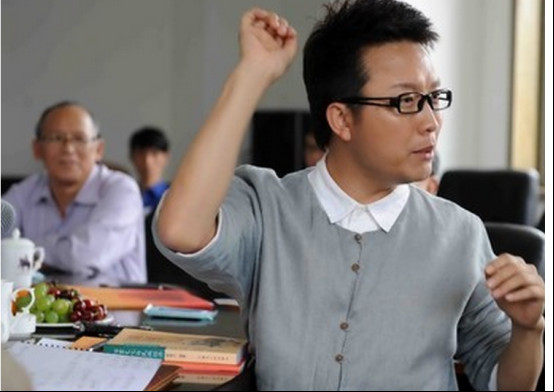 李玉刚为什么追范小宁？李玉刚出家是真的吗(李玉刚女友范小宁现状)