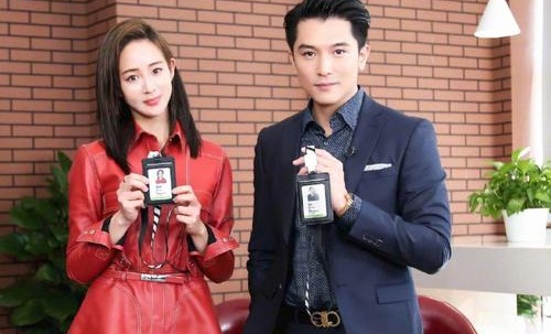 邱泽张钧甯同框被问恋情尴尬满屏(邱泽与张钧甯成为情侣)