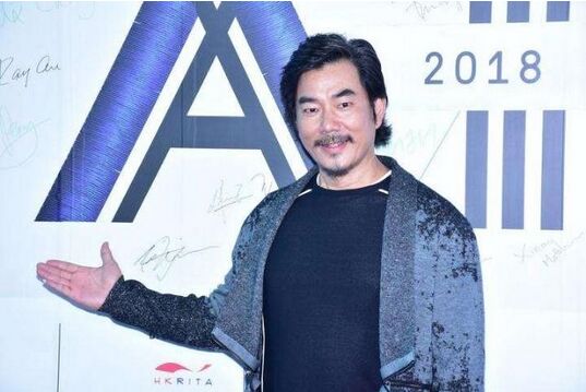 张艺谋为何不要8年女友巩俐(张艺谋爱过巩俐吗) 张艺谋为何不要8年女友巩俐(张艺谋爱过巩俐吗)