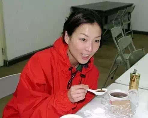 hebe化妆前后判若两人对比图(hebe近照)