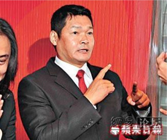 周文健和周华健是什么关系？周文健现在的最