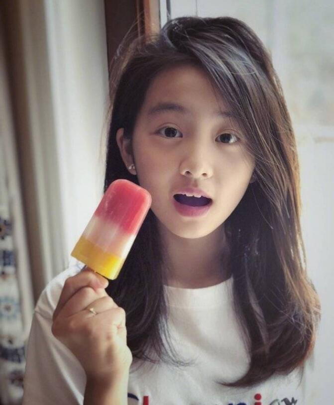 黄多多有多少个耳洞(黄多多同款耳钉) 黄多多有多少个耳洞(黄多多同款耳钉)