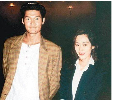 周文健和周华健是什么关系？周文健现在的最