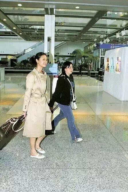 hebe化妆前后判若两人对比图(hebe近照)