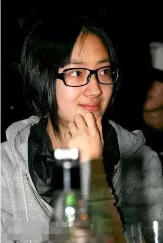 hebe化妆前后判若两人对比图(hebe近照)