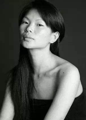 hebe化妆前后判若两人对比图(hebe近照)