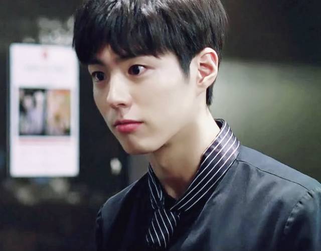 朴宝剑为什么叫小哥哥?朴宝剑辱华后下跪道