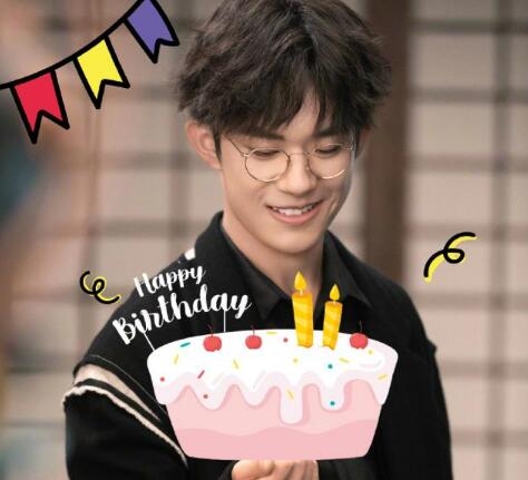 王俊凯王源微博为易烊千玺庆生晒照(王源易烊千玺王俊凯合照)