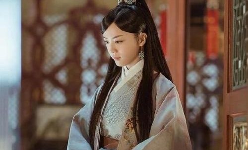 朱亚文生日会上环抱00后刘浩存(朱亚文和刘浩存)