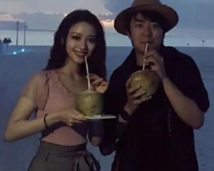 郎朗吉娜四手联弹惊艳全场(郎朗弹过的四手联弹)