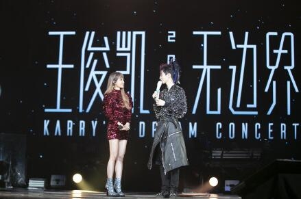 王俊凯王源微博为易烊千玺庆生晒照(王源易烊千玺王俊凯合照)