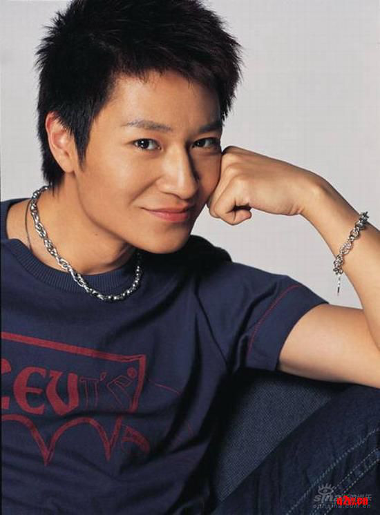 心机男孩李荣浩趁生日求婚杨丞琳(李荣浩求婚杨丞琳过程)