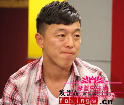 黄渤为什么被人叫青岛贵妇？黄渤很丑但是却(黄渤是青岛人或烟台人)