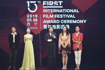 范冰冰前经纪人冯杏曝海清带编剧进组