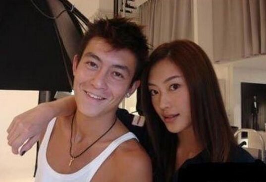 陈冠希阿娇什么关系？