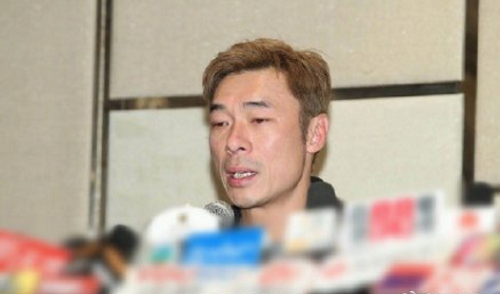 许志安演唱会遭嘘粉丝当场起哄(许志安借你耳朵听演唱会) 许志安演唱会遭嘘粉丝当场起哄(许志安借你耳朵听演唱会)