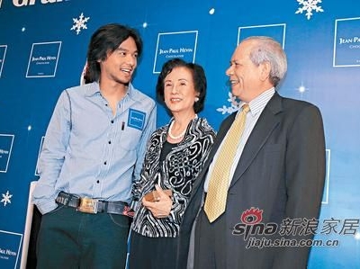 冯德伦的妈妈石燕照片(冯德伦家庭)