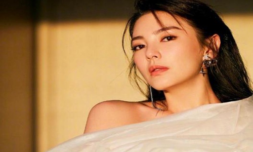 杨天真晒张雨绮孕肚照辟谣(张雨绮杨天真是怎么回事)