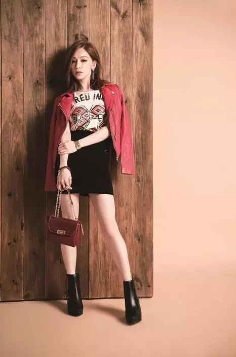 小个子女星这样穿出大长腿(小个子好身材的女明星)