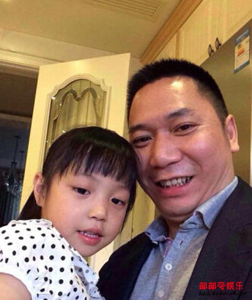 黄有龙身价多少亿元?黄有龙怎么追到赵薇的 黄有龙身价多少亿元?黄有龙怎么追到赵薇的